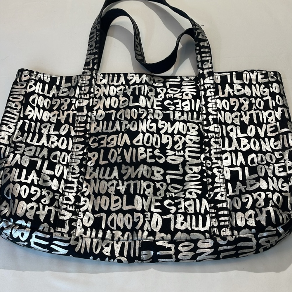 Billabong Black and White REVERSIBLE Tote Bag - Picture 5 of 6